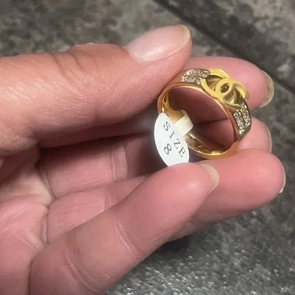 HC* New! Gold Fashion Ring with Faux Diamonds - Picture 5 of 8